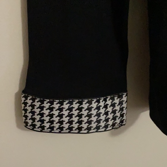 🍎👀Shane Lee Inc Christmas Tree Houndstooth Trim Top ~ M ~ Adorable 3/25 🍎 - Picture 3 of 4